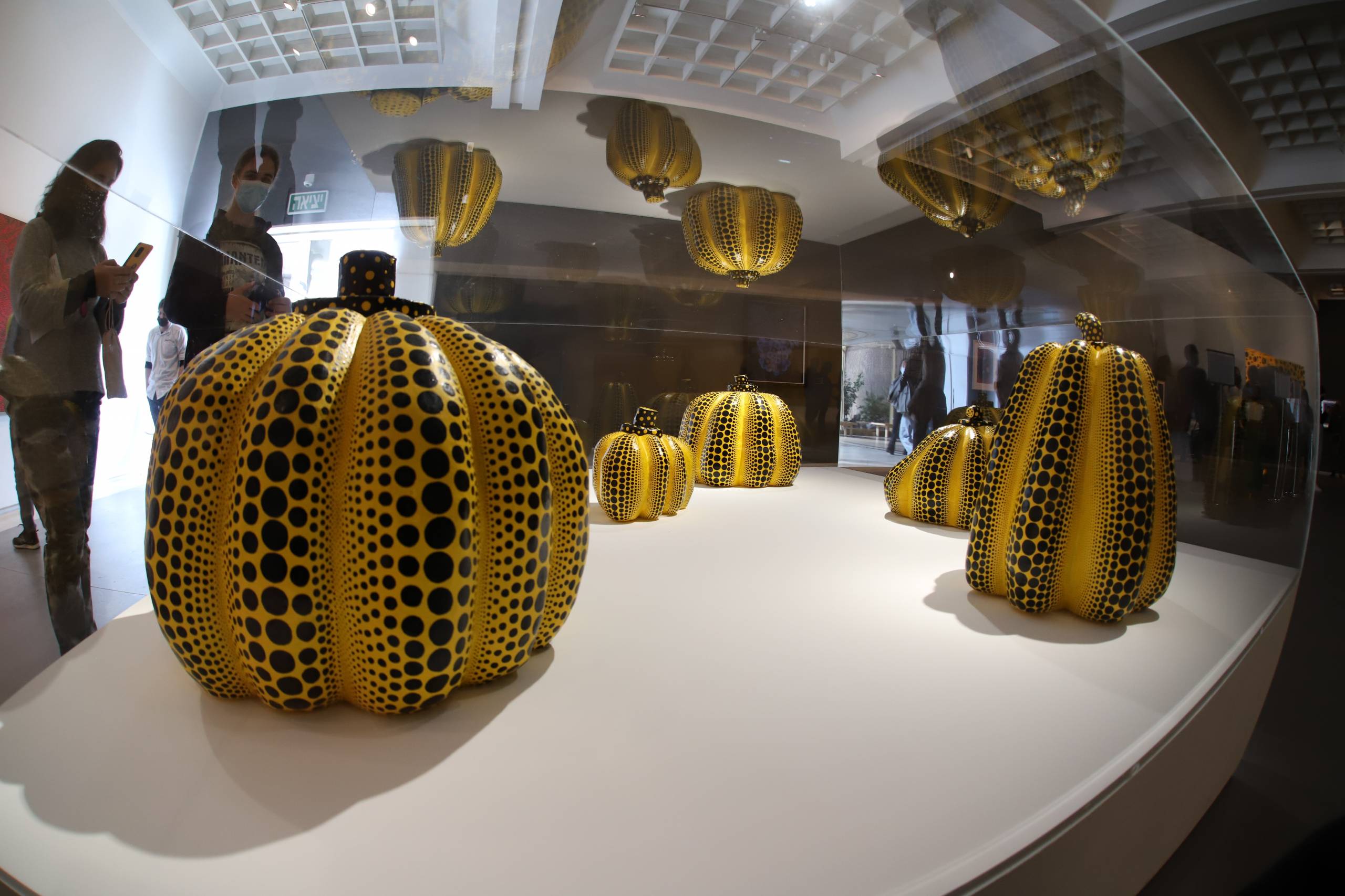 Yayoi Kusama: A Retrospective, Exhibition at the Tel Aviv Museum of Art, 15/11/21​-​14/05/22